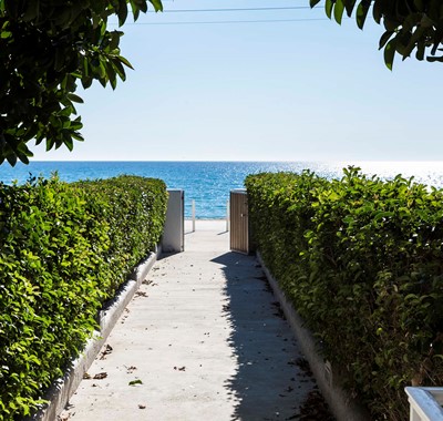 A short garden path from teh Beachfront Suites straight into the mediteranean sea at Lourdata, Kefalonia