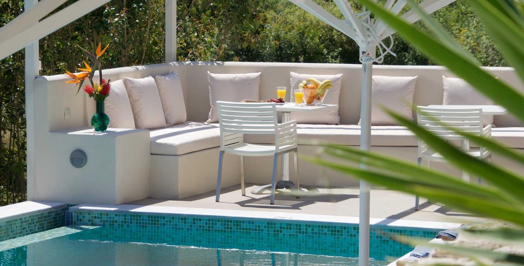 Chill and eat lunch by the pool outside Magnolia Apartments, Fiscardo, Kefalonia, Greek Islands