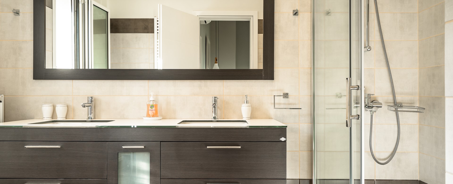 Luxurious 'His and hers' sinks plus standalone shower at Villa Gionis Fiscardo, Kefalonia, Greek Islands