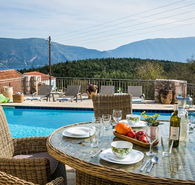 Breakfast lunch and diner by the pool together all throughout your holiday in Villa Pelagia, Fiscardo, Kefalonia, Greek Islands