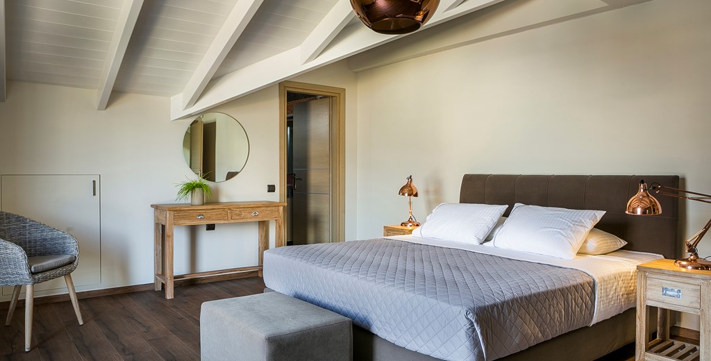 Large double bedroom with ensuite in Marina Penthouse Apartment, Argostoli, Kefalonia, Greek Islands