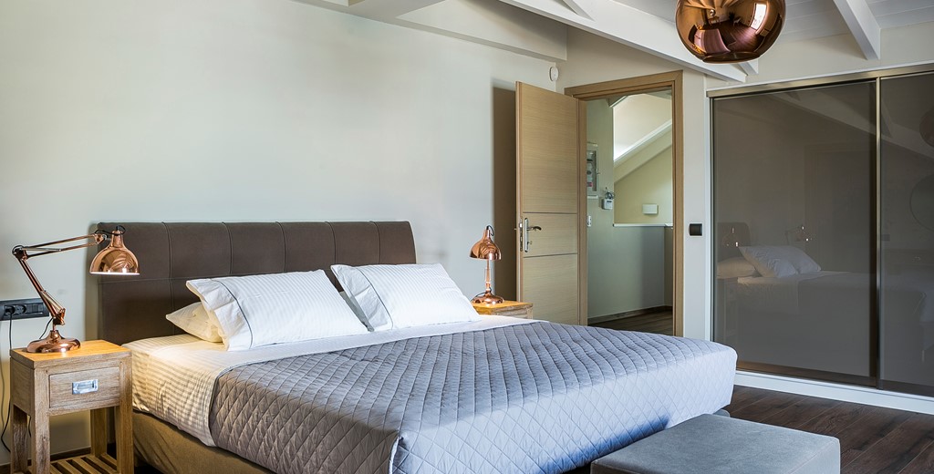 Plenty of storage for your holiday in the large double bedroom Marina Penthouse Apartment, Argostoli, Kefalonia, Greek Islands