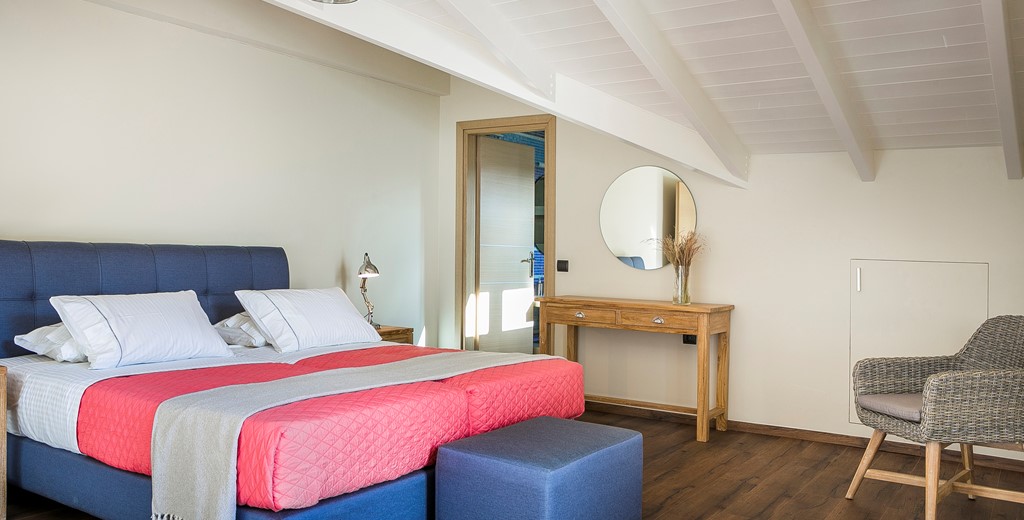 Plenty of room to prepare for teh day or evening during your holiday in Marina Penthouse Apartment, Argostoli, Kefalonia, Greek Islands