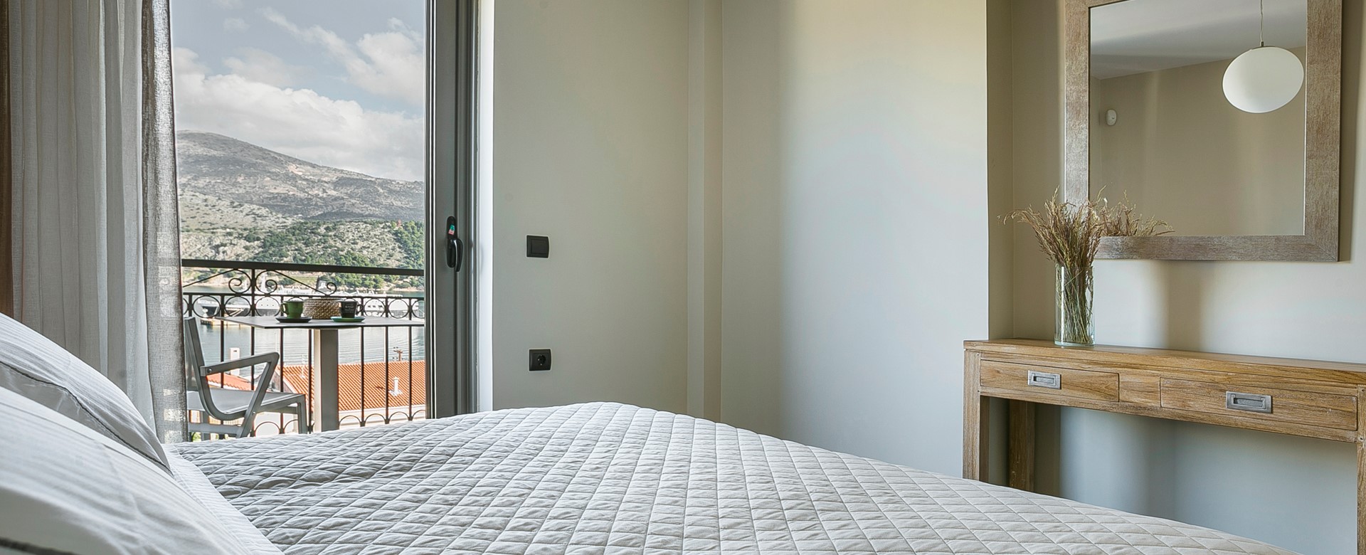 Space and facilities to get ready for the day or night out during your holiday in Marina Penthouse Apartment, Argostoli, Kefalonia, Greek Islands