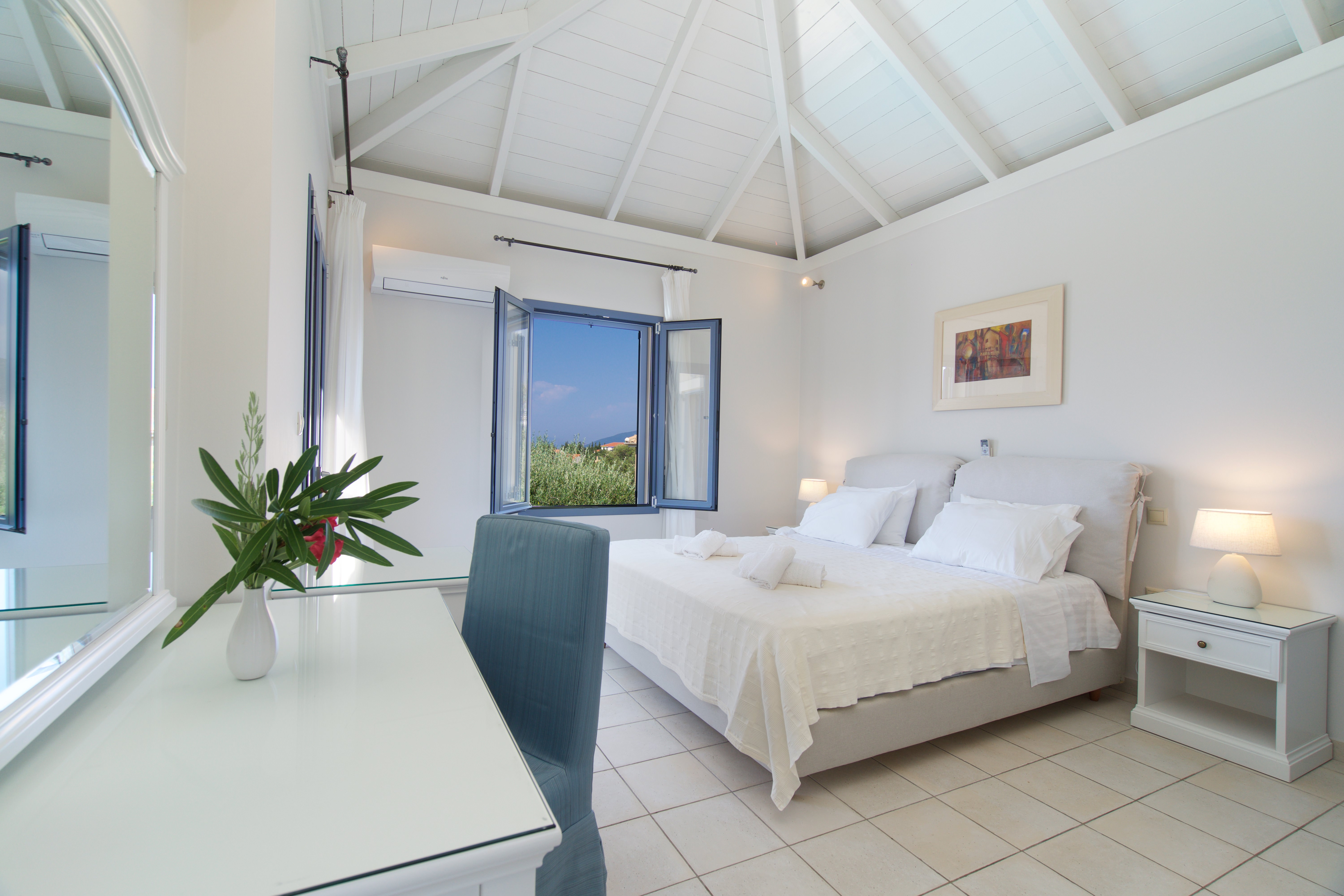 Villa Roberto, fantastic views and Private Pool Greek Island Retreats