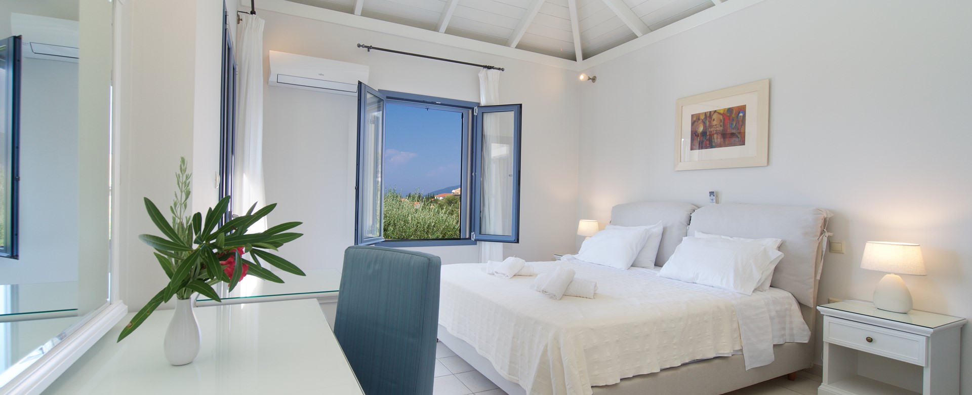 Villa Roberto, fantastic views and Private Pool Greek Island Retreats