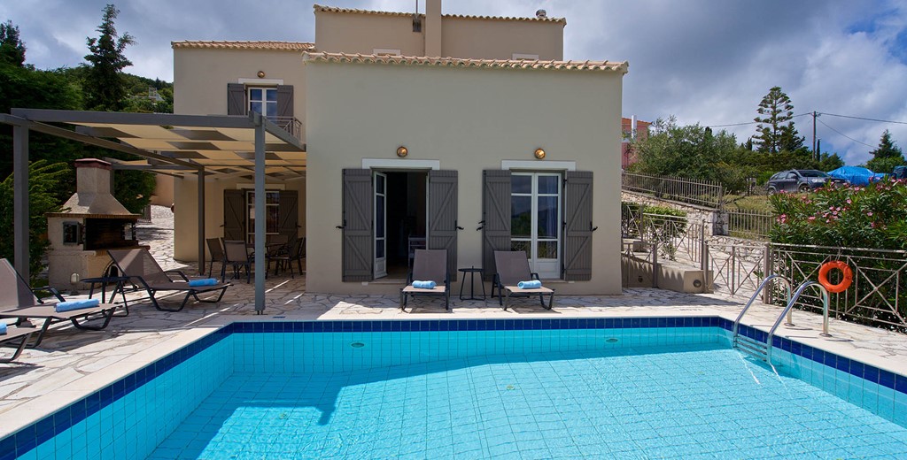 villa-helios-exterior-swimming-pool.jpg
